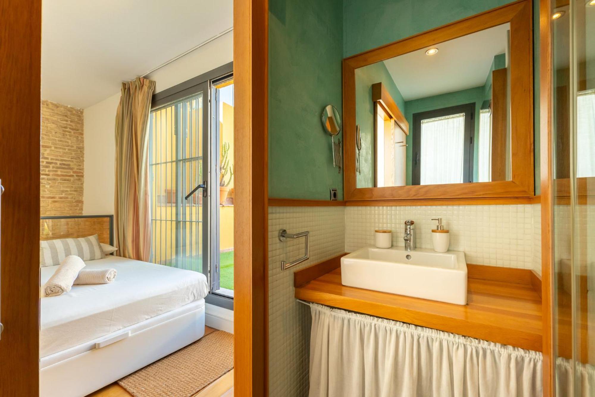 La Maestranza Charming One Or Two Bedrooms Apartments By Ocityzen Seville Luaran gambar